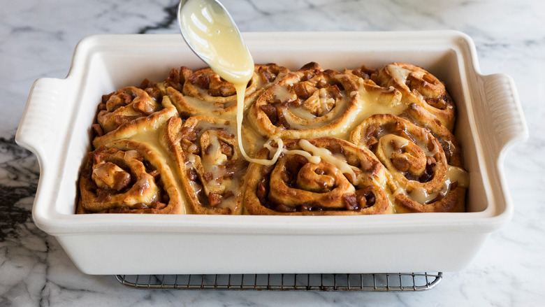 Apple Pie Cinnamon Rolls Recipe