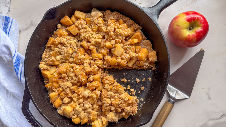 dessert pizza in skillet