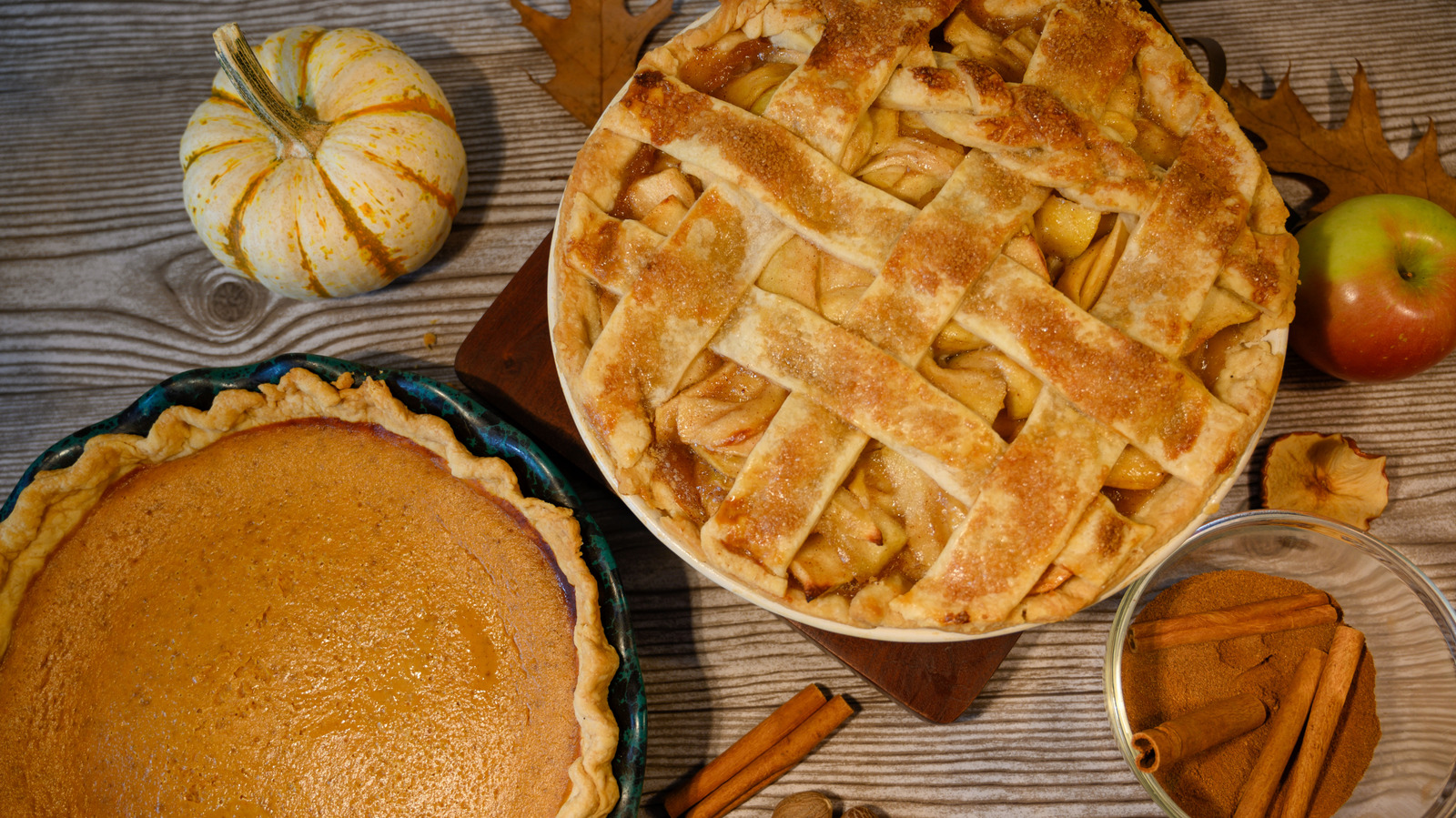Apple Pie Vs. Pumpkin Pie: Which Thanksgiving Staple Freezes Better? - Tasting Table