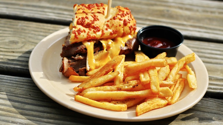 Applebee's sandwich and fries