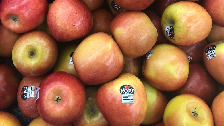 apples with produce stickers