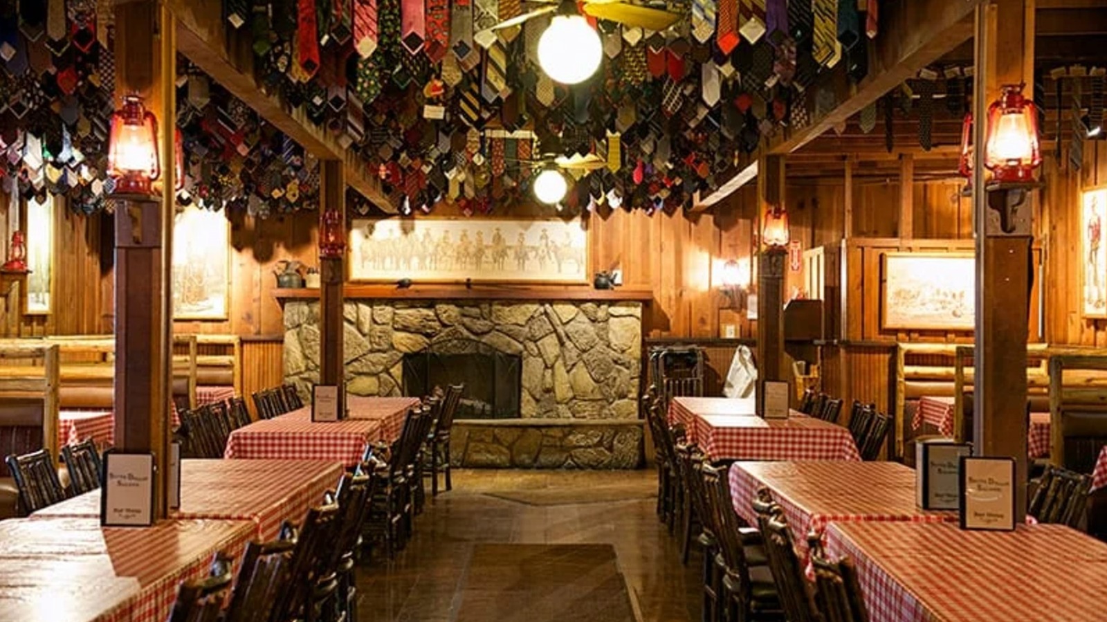 Don't Wear A Tie To This Old West-Style Arizona Steakhouse