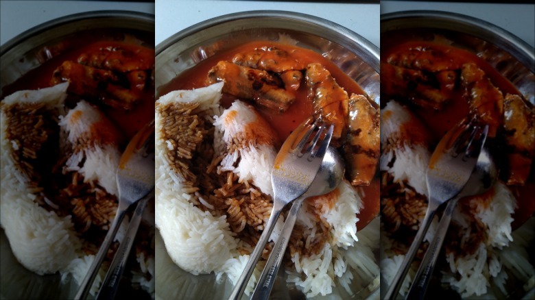 Sardin in sweet soy over white rice