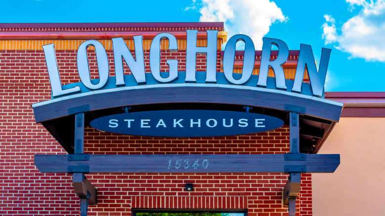 Longhorn Steakhouse storefront in Michigan