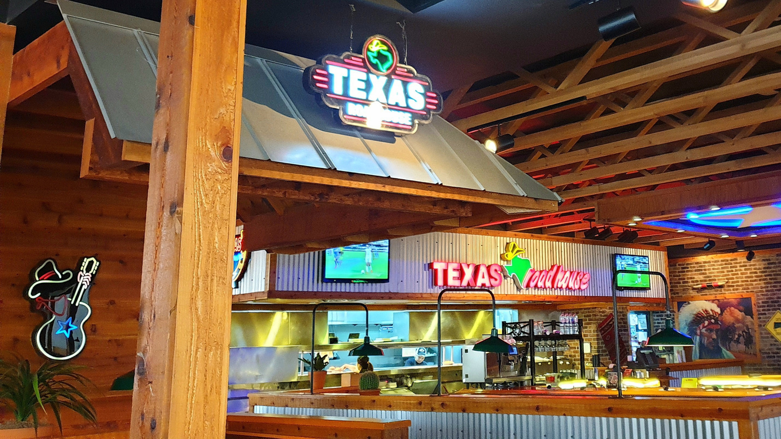 The One Area Of The Texas Roadhouse Menu You're Spending Too Much Money On - Tasting Table