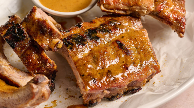 baby back ribs on a platter