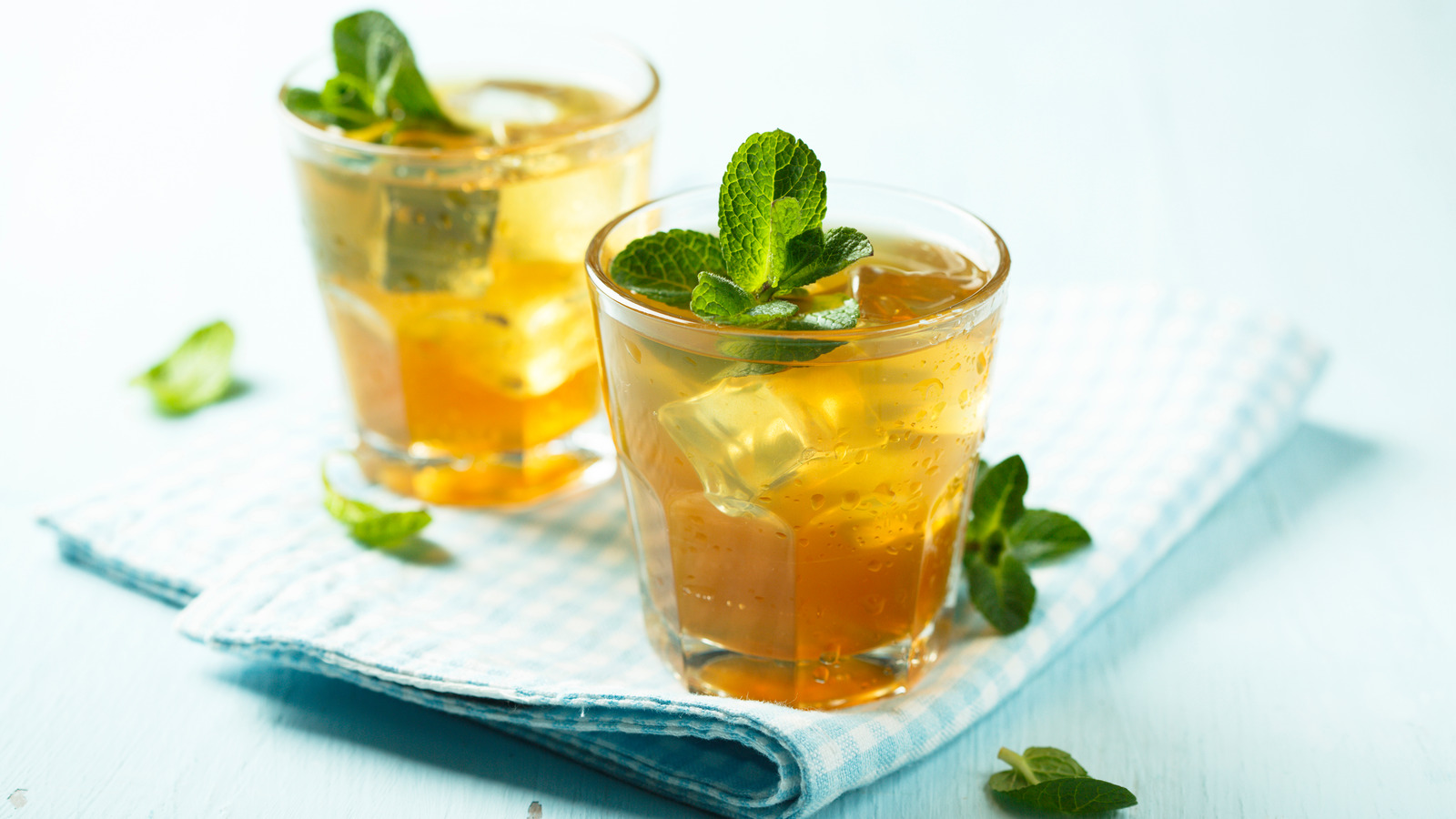 Backyard Iced Tea Is A Refreshing Way To Use Spiced Rum