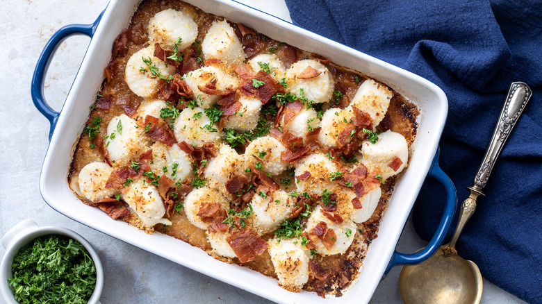 bacon-baked scallops in tray