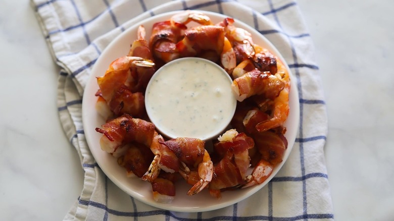 shrimp on a plate 