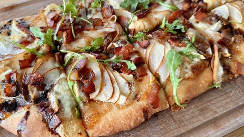 bacon flatbread with greens
