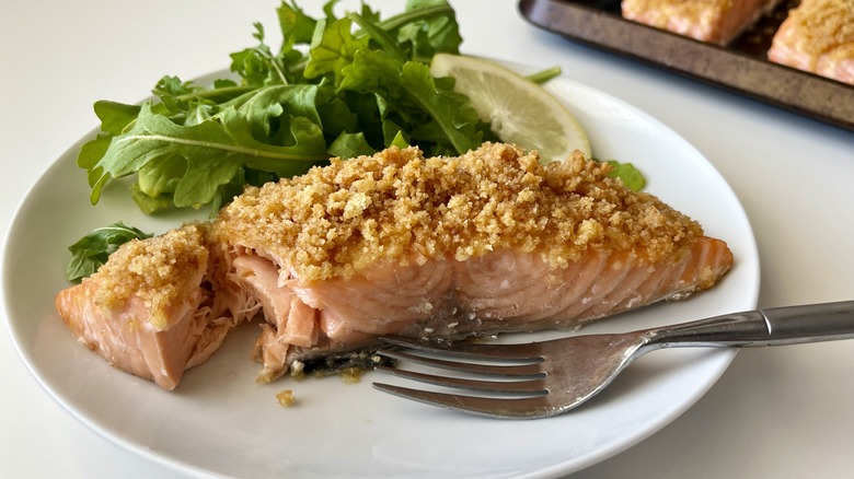 brioche-crusted salmon with salad