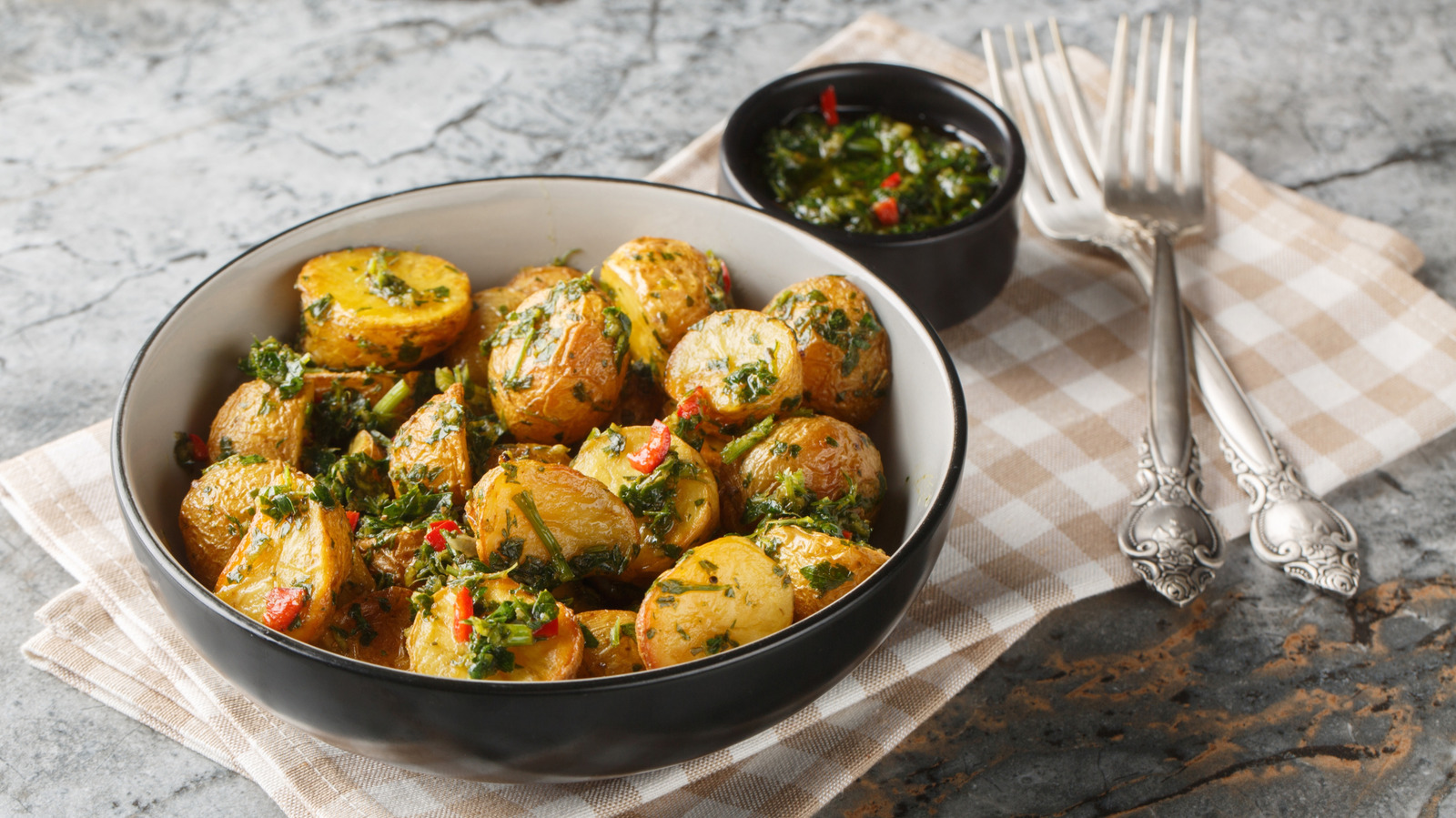 Baked Potatoes Get Crunchy And More Flavorful When You Deep-Fry Them ...