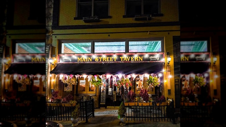 Exterior of Foster's Main Street Tavern at night