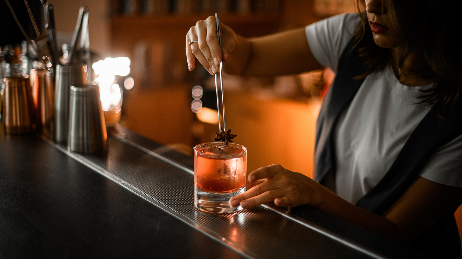 Bartenders Tell These 8 White Lies Constantly