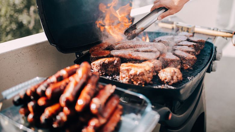 barbecue meats on the grill