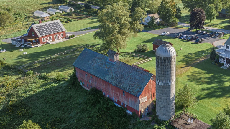 Bird-view of Hill Farm Inn restaurant and farm at Sunderland in Vermont