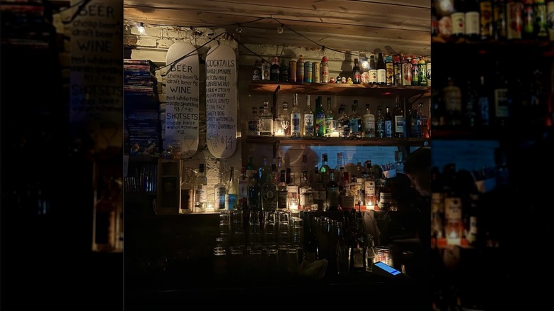 Maiden Lane bar at night NYC