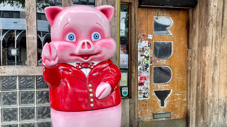 The pig statue outside Rudy's bar and grill