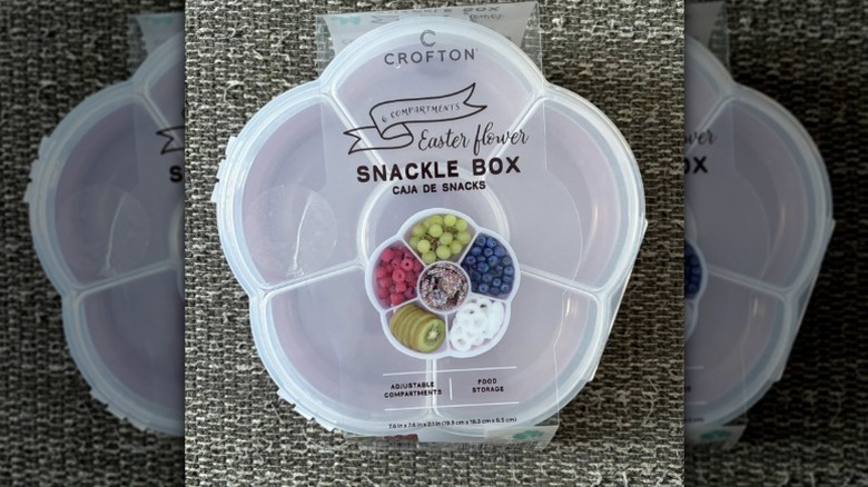 Snackle box with packaging