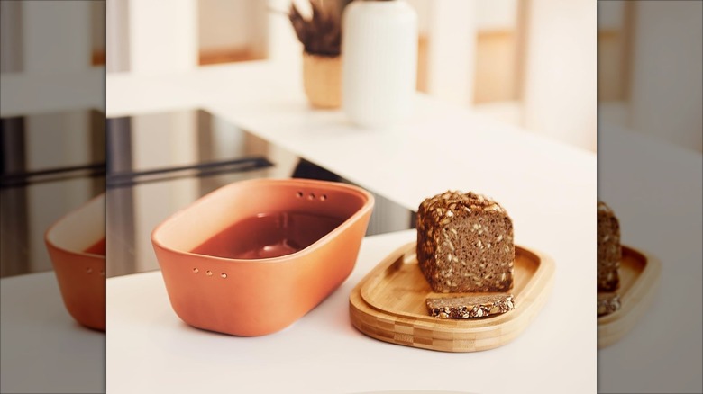 Steinzeit Bread Box Made From Breathable Terracotta