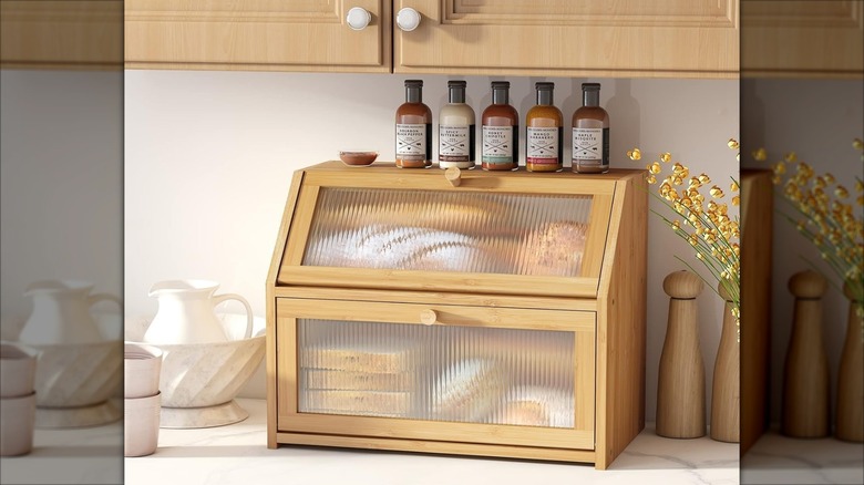 Vriccc Bread Box on countertop with items on top and around it
