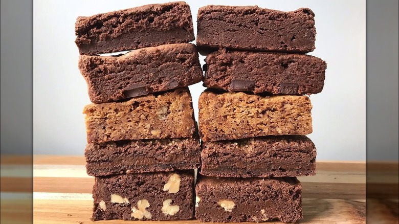 10 brownies of varying flavors divided between two stacks