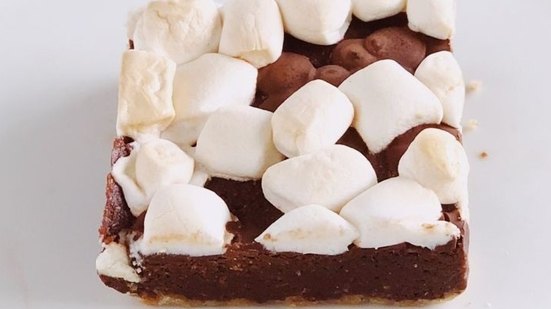 Brownie topped with vegan marshmallows