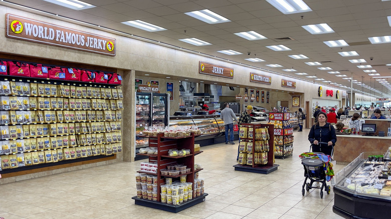 Buc-Ee's beef jerky on display