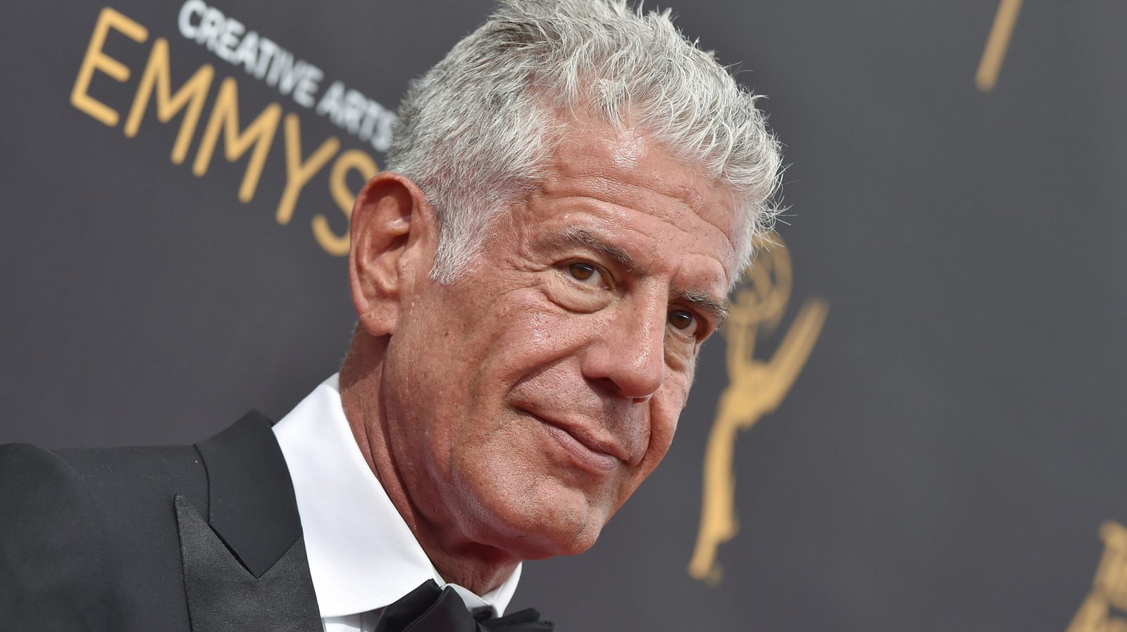 The Absolute Best Burger In New York Was One Of Anthony Bourdain's Favorites - Tasting Table