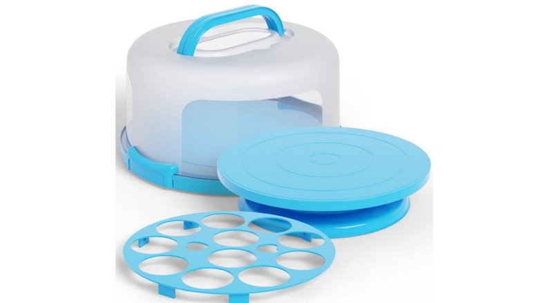 A Houzzkingz Cake and Cupcake Carrier