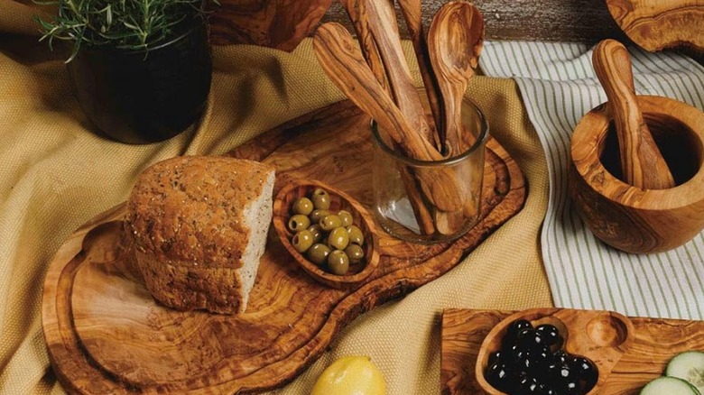 A Naturally Med olive wood cutting board