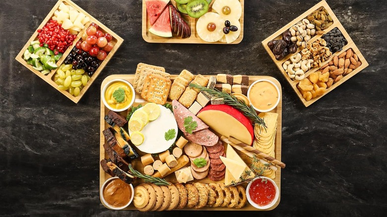 The Utopia Kitche charcuterie board set