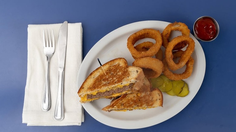 Patty melt with onion rings