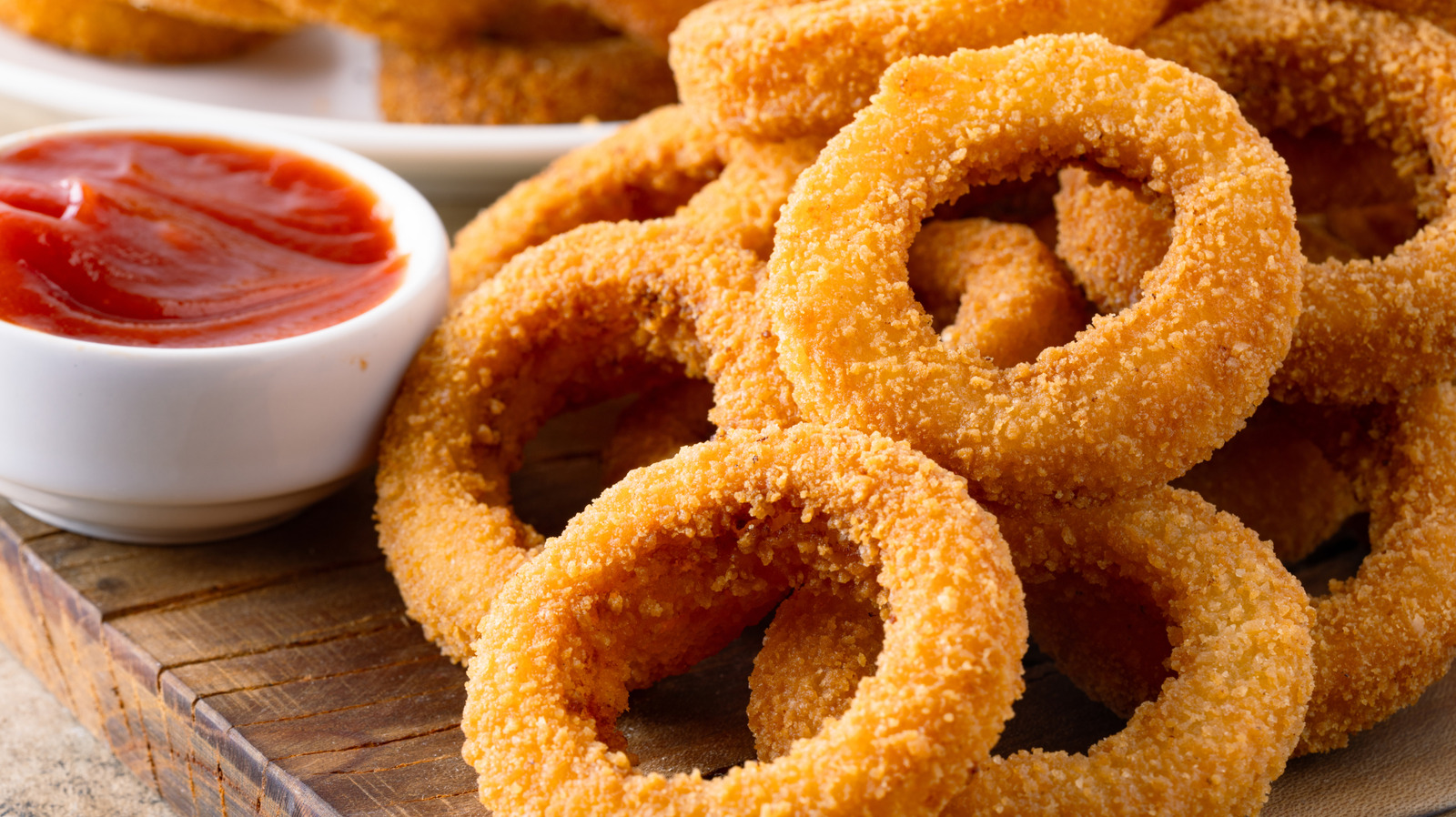 For The Best Fast Food Onion Rings, Customers Say Head To This Midwest Chain