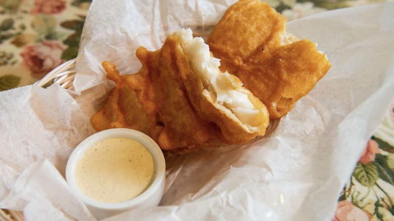 Fried fish with sauce
