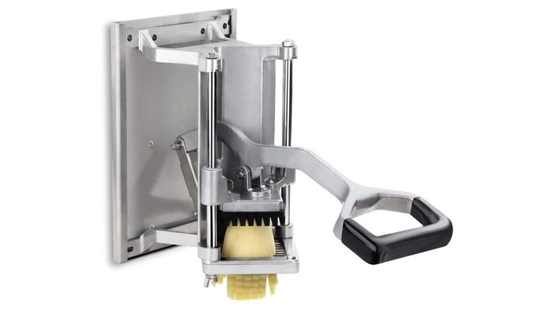 A New Star Foodservice french fry cutter
