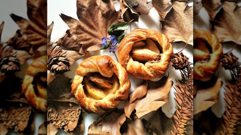 tarte a pomme autumn leaves