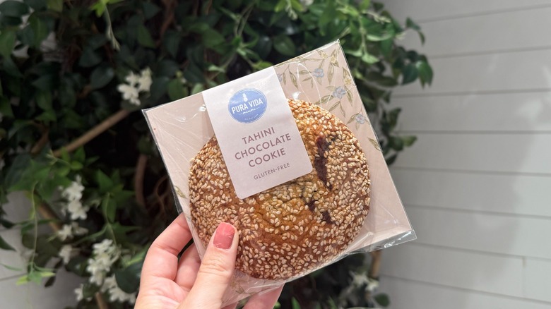 tahini chocolate cookie from Pura Vida