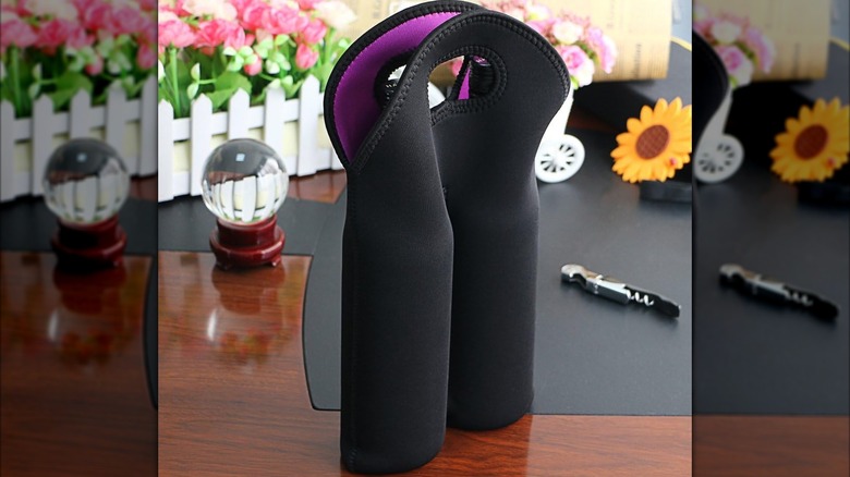 A Hipiwe wine tote bag