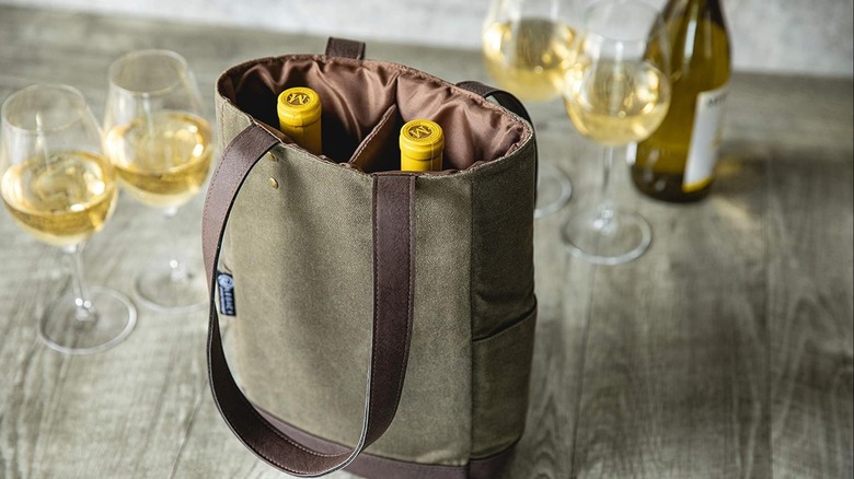 A Picnic Time wine tote with wine glasses
