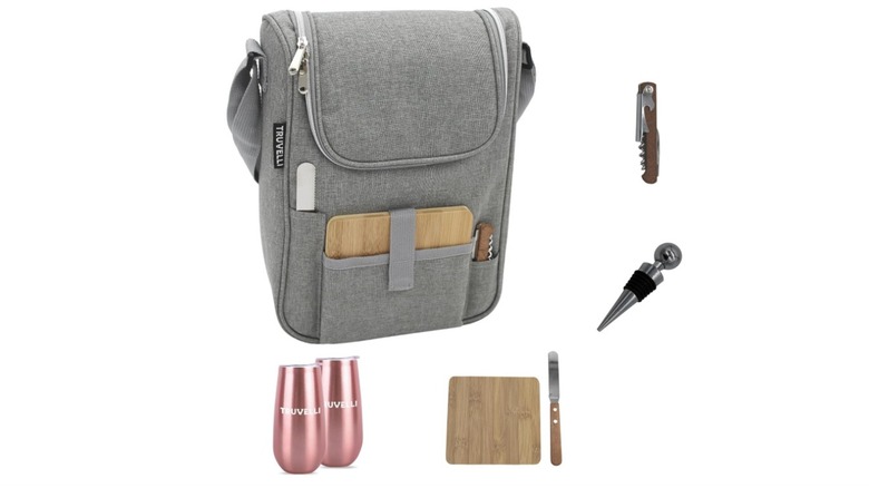 A Truvelli insulated wine tote bag