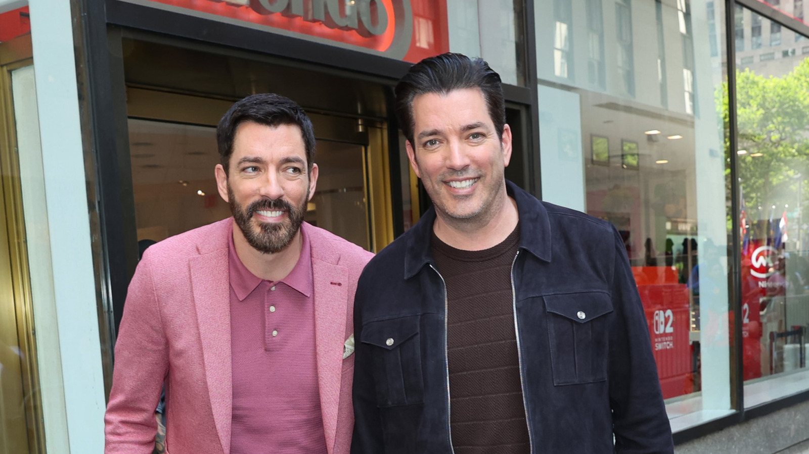 The Property Brothers Suggest The Perfect Cabinet Color Scheme For Your Kitchen
