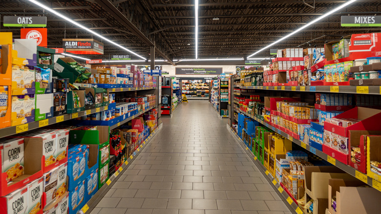 Dried goods and snacks section in an Aldi's