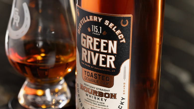 Green River Distillery Select Toasted Double Oak bourbon and glass