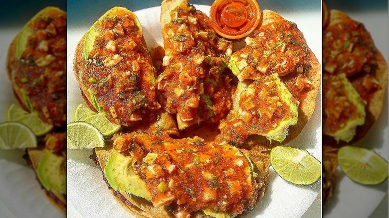 Sauce-topped shrimp tacos