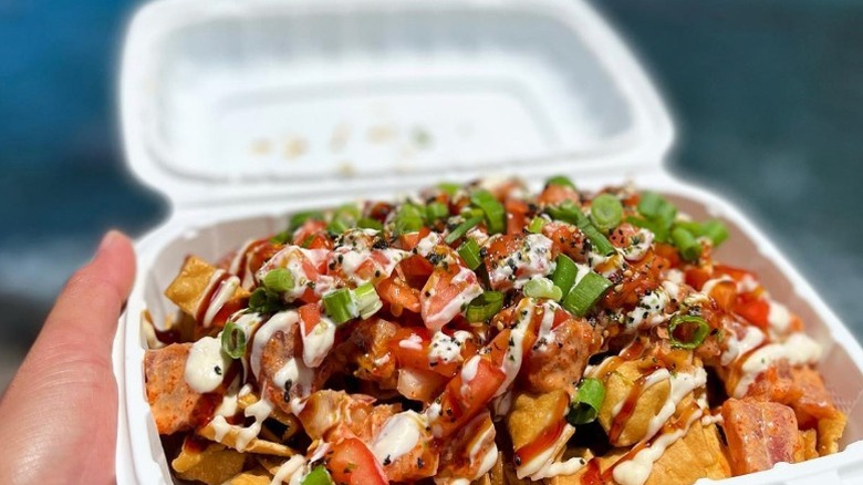 poke nachos