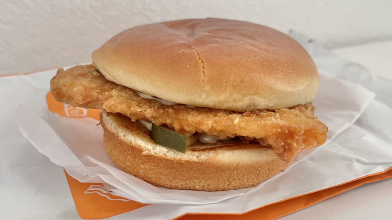 A Popeyes fish sandwich