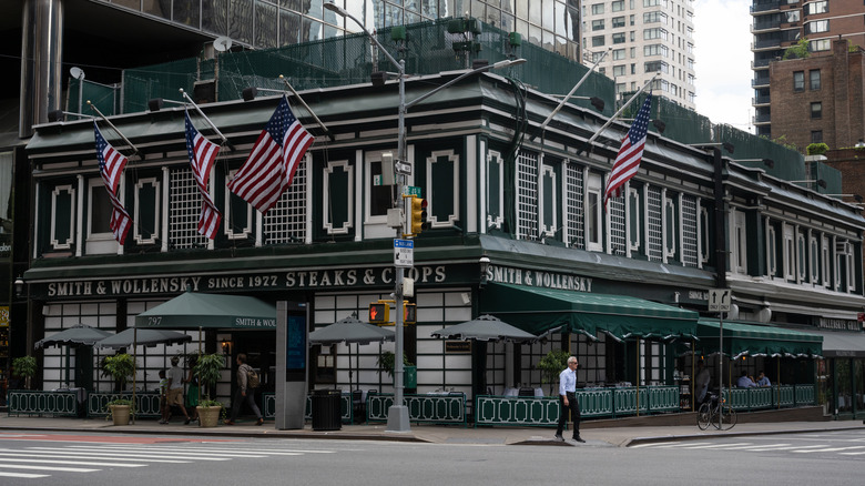 Exterior of Smith & Wollensky on a street corner