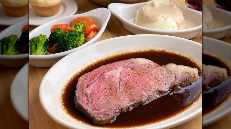 Prime rib in au jus with mash and mixed veg sid eplates