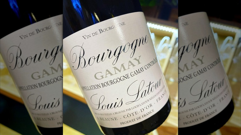 closeup red wine label
